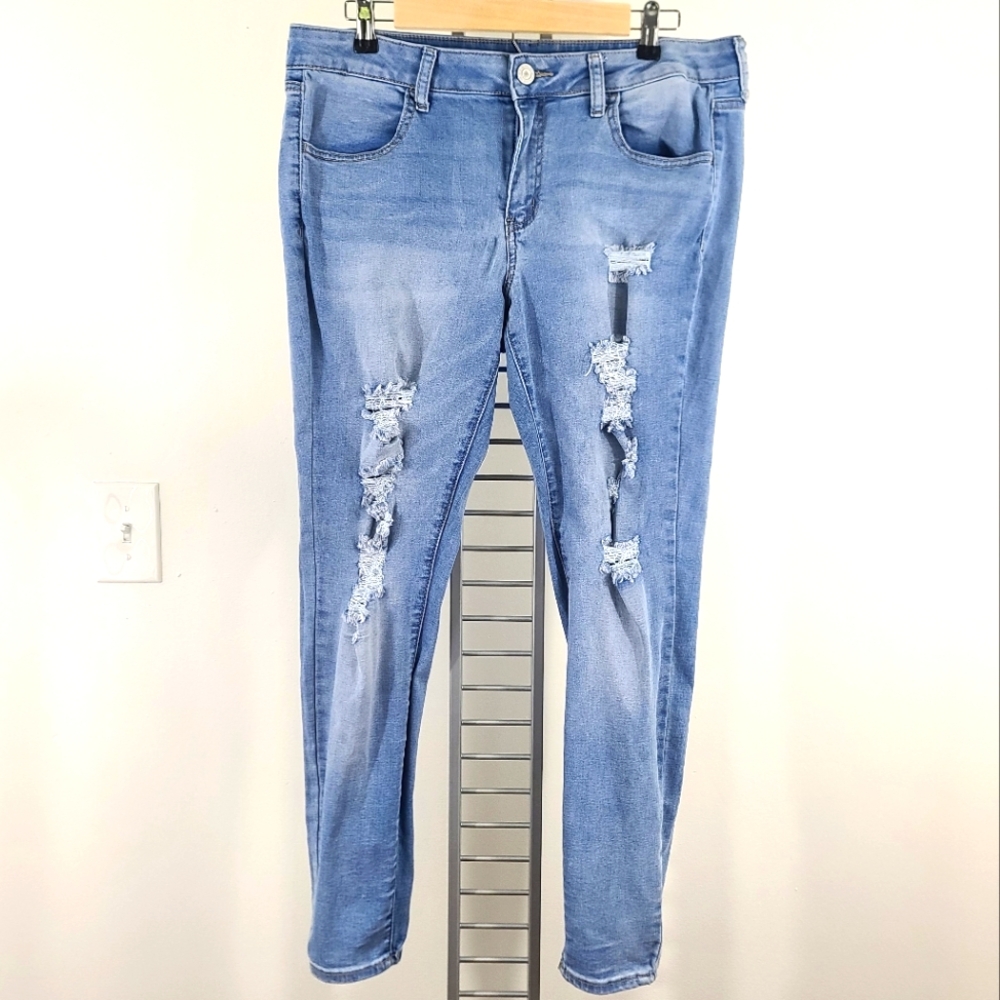 SO Distressed Jeggings